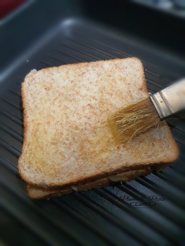 Préparation du Croque-chèvre au jambon et sa compotée d'oignons