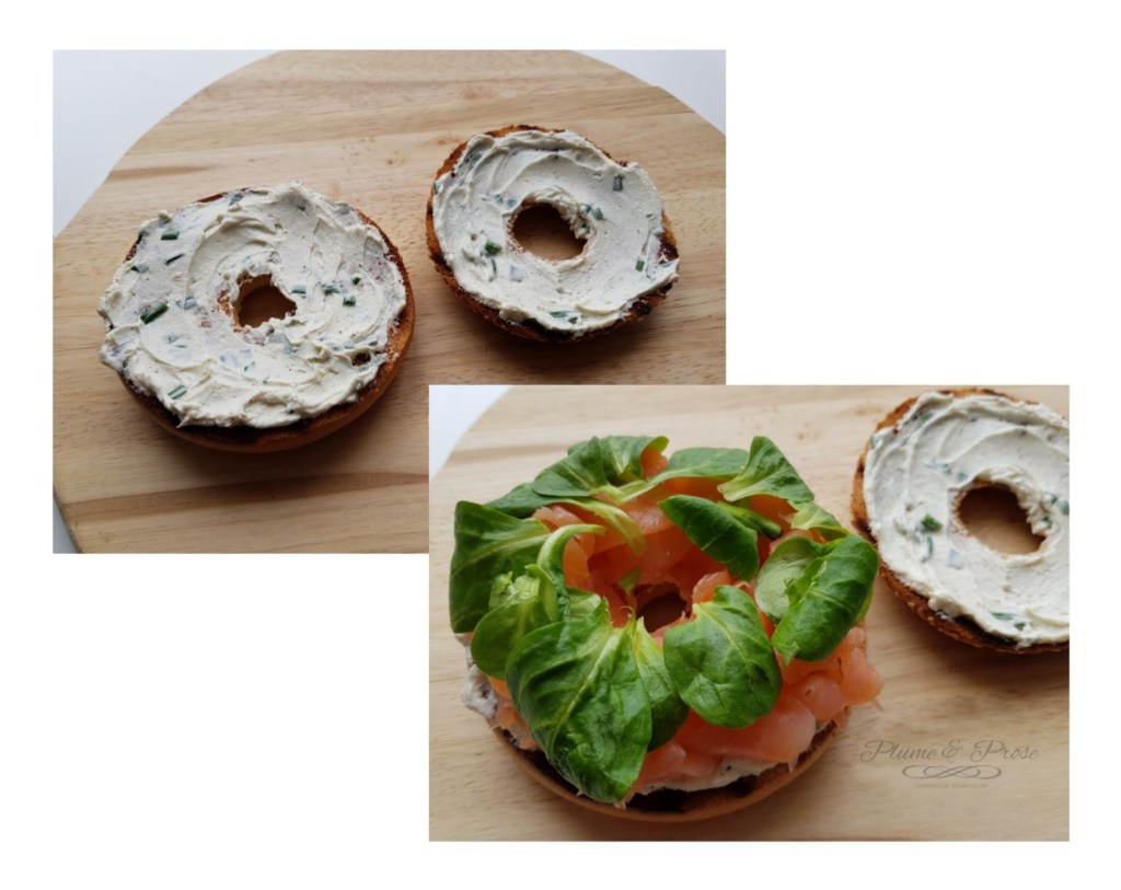 Préparation d'un bagel au saumon fumé et fromage frais