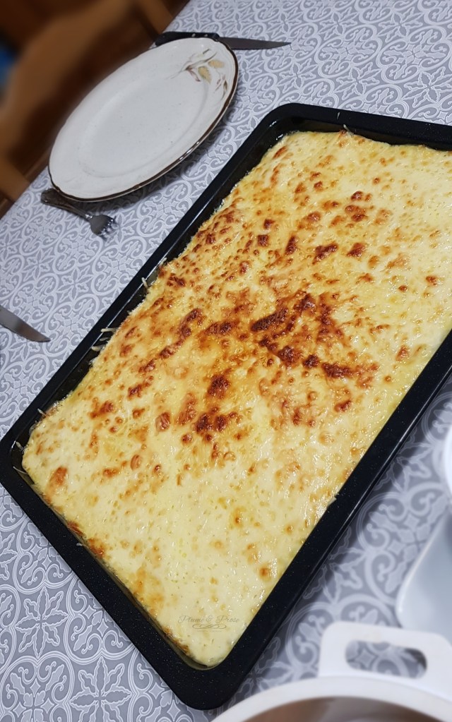 Préparation des poireaux au jambon façon chicons gratinés