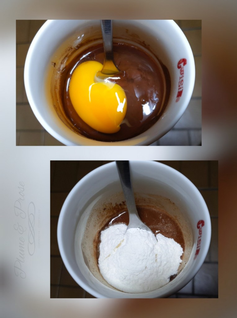 Préparation du mugcake chocolat-framboise