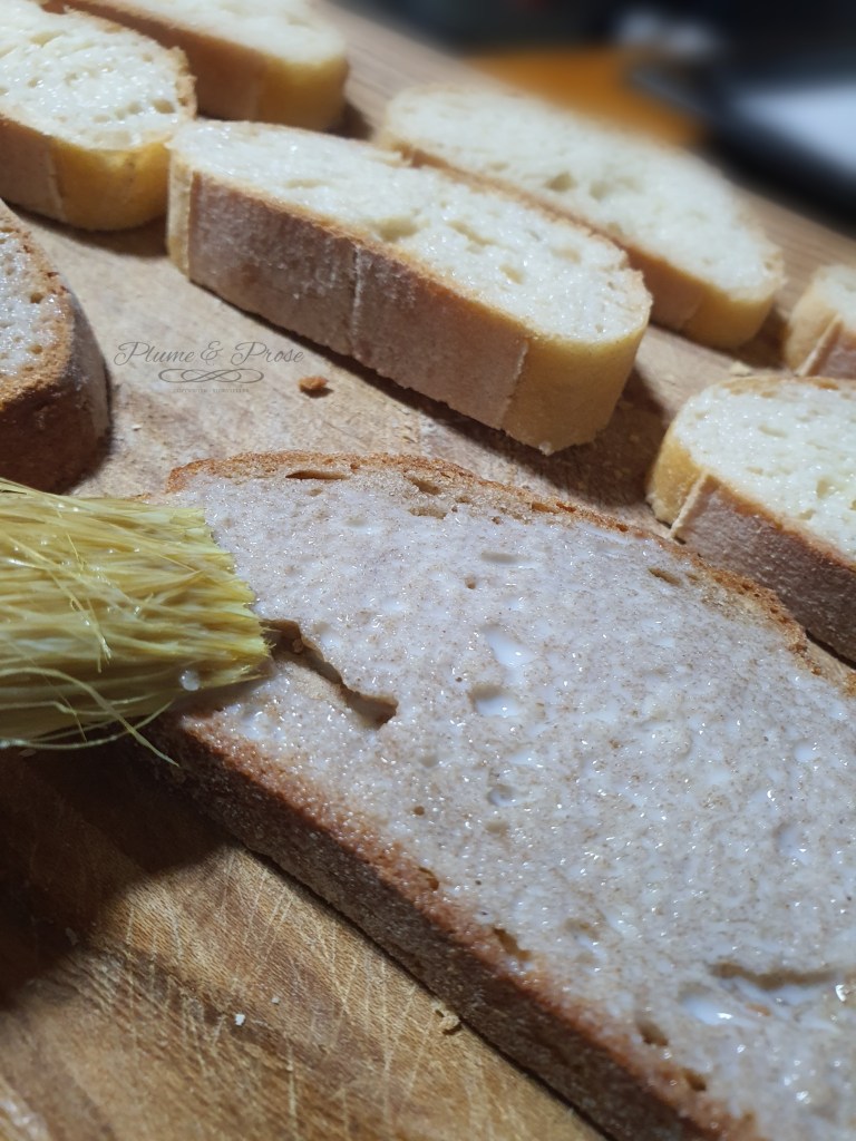 Préparation des croûtes au fromage