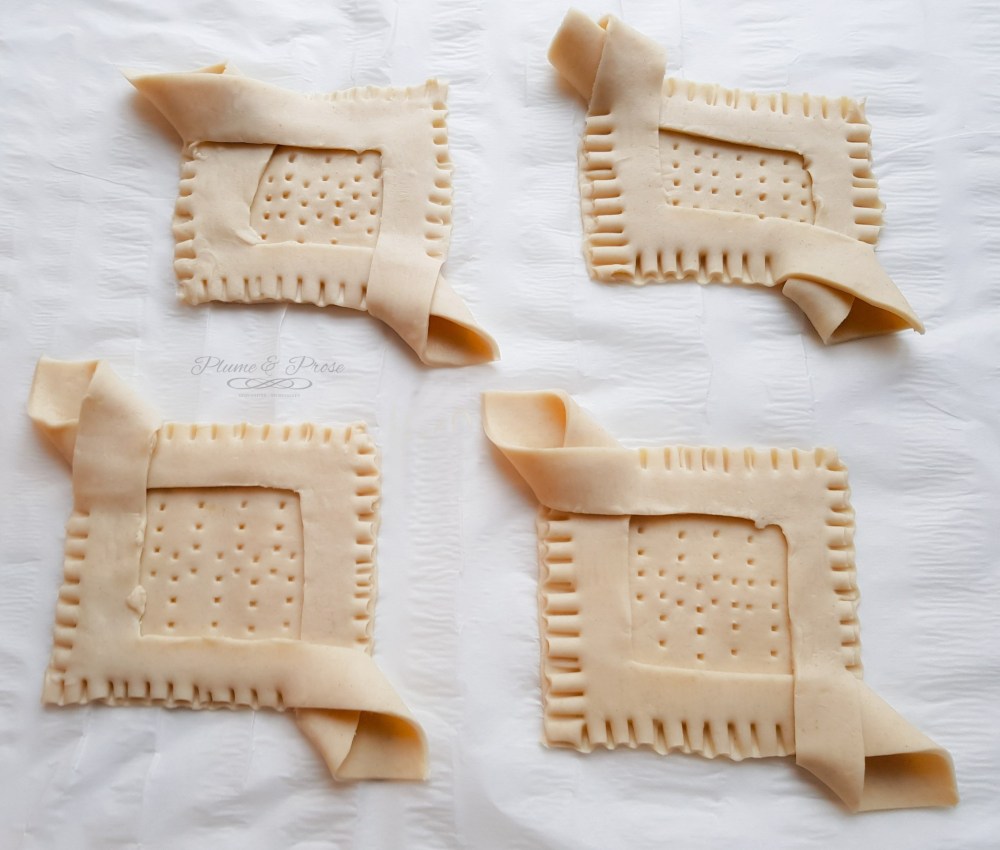 Préparation des tartelettes feuilletées à l'abricot