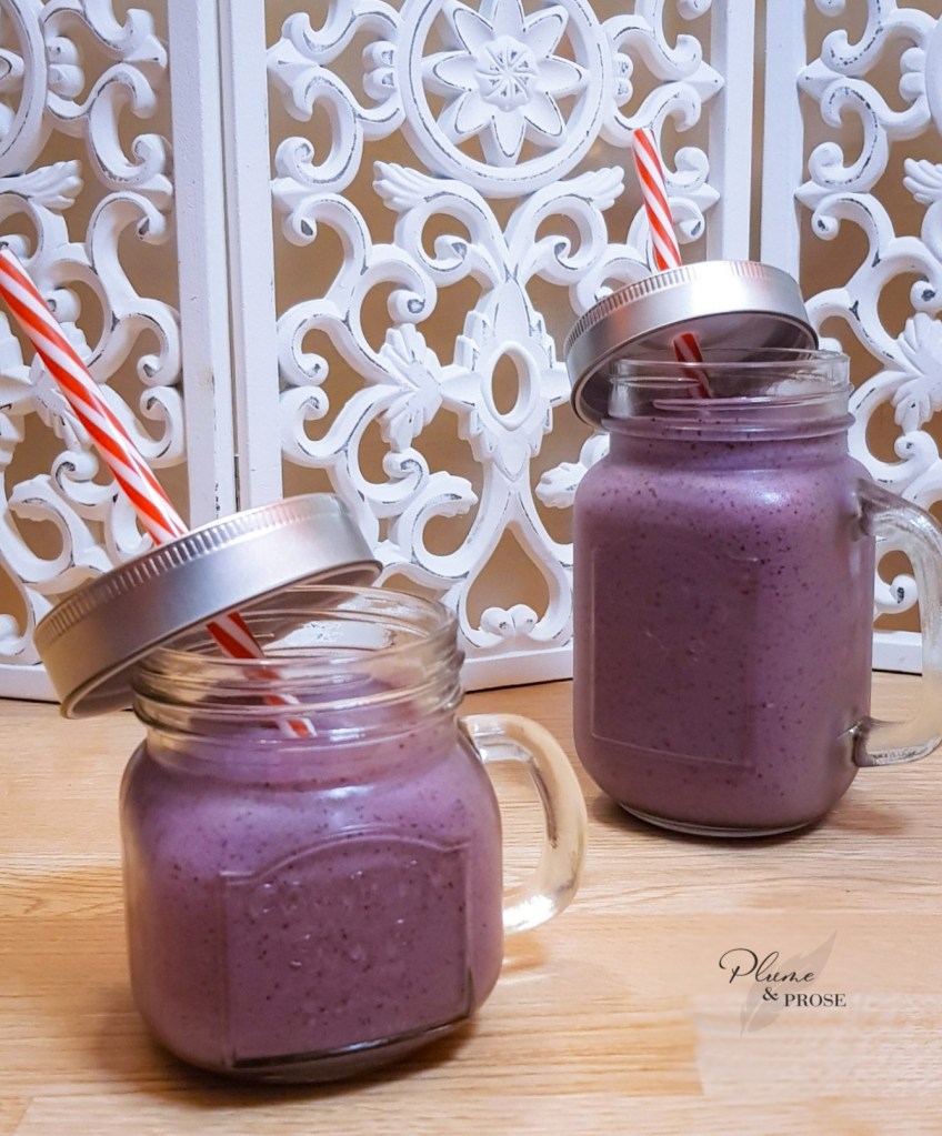 Goûtez au plaisir sain de ce smoothie Banane-Myrtilles aux Flocons d'avoine