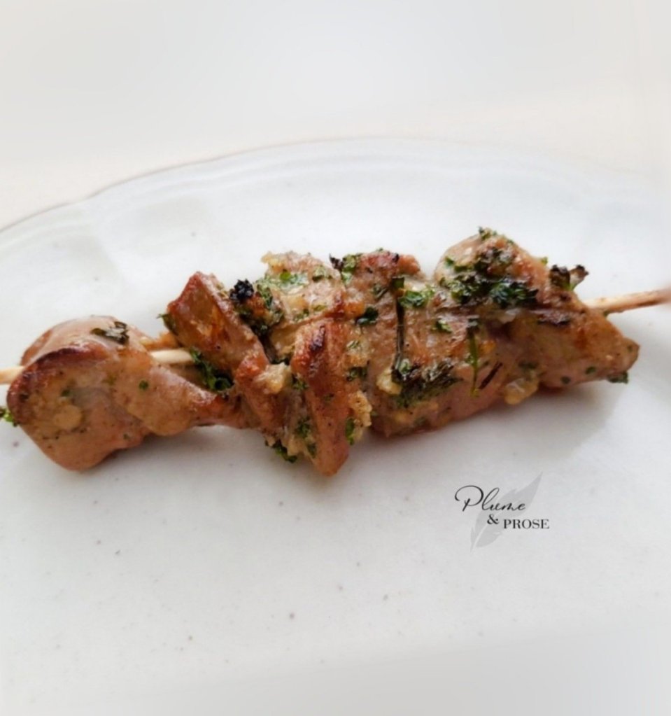 Goûteuses et savoureuses, ces brochettes de foie sont un régal