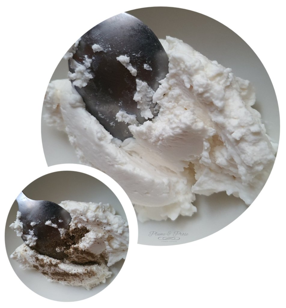 Préparation de la charlotte salée au saumon fumé et fromage frais