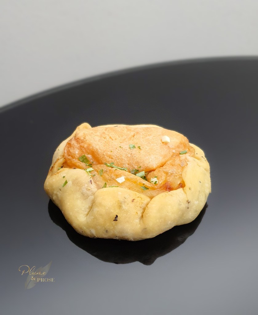 Cédez à ces Tartelettes Rustiques au confit d'oignon et fromage de chèvre