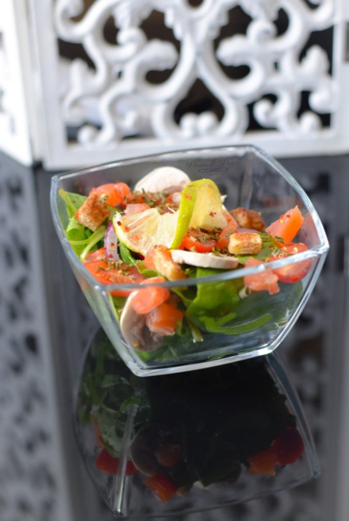 Salade fraîcheur aux pousses d’épinards et saumon fumé
